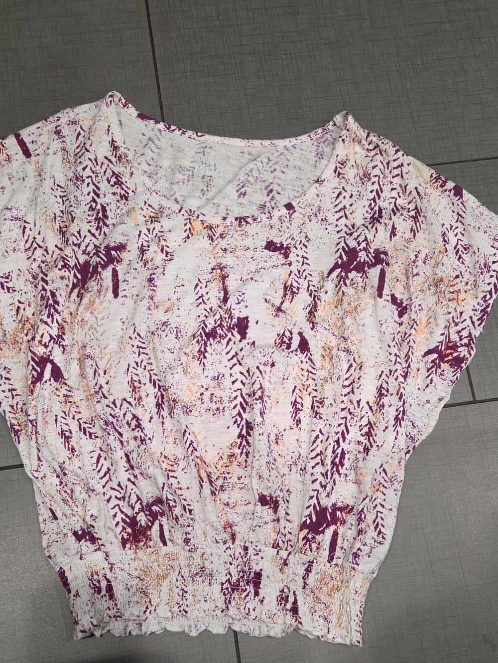 Mudd Women's Short Sleeve Top in White, Purple and Metallic Gold Large